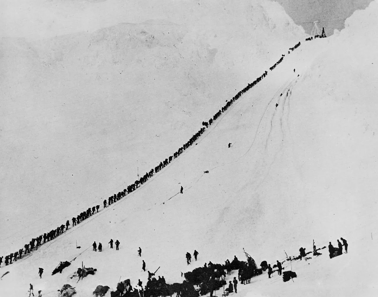 Gold diggers marching through Chilkoot pass, the only way towards Dawson City, 1898