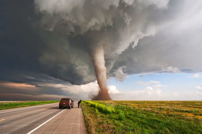 Storm chasers are insane