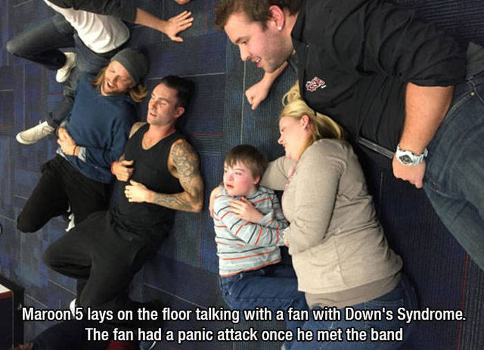 maroon 5 kid - Maroon 5 lays on the floor talking with a fan with Down's Syndrome. The fan had a panic attack once he met the band