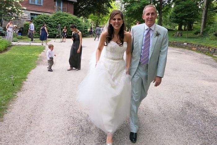 Step Dad stops paying for daughters wedding
