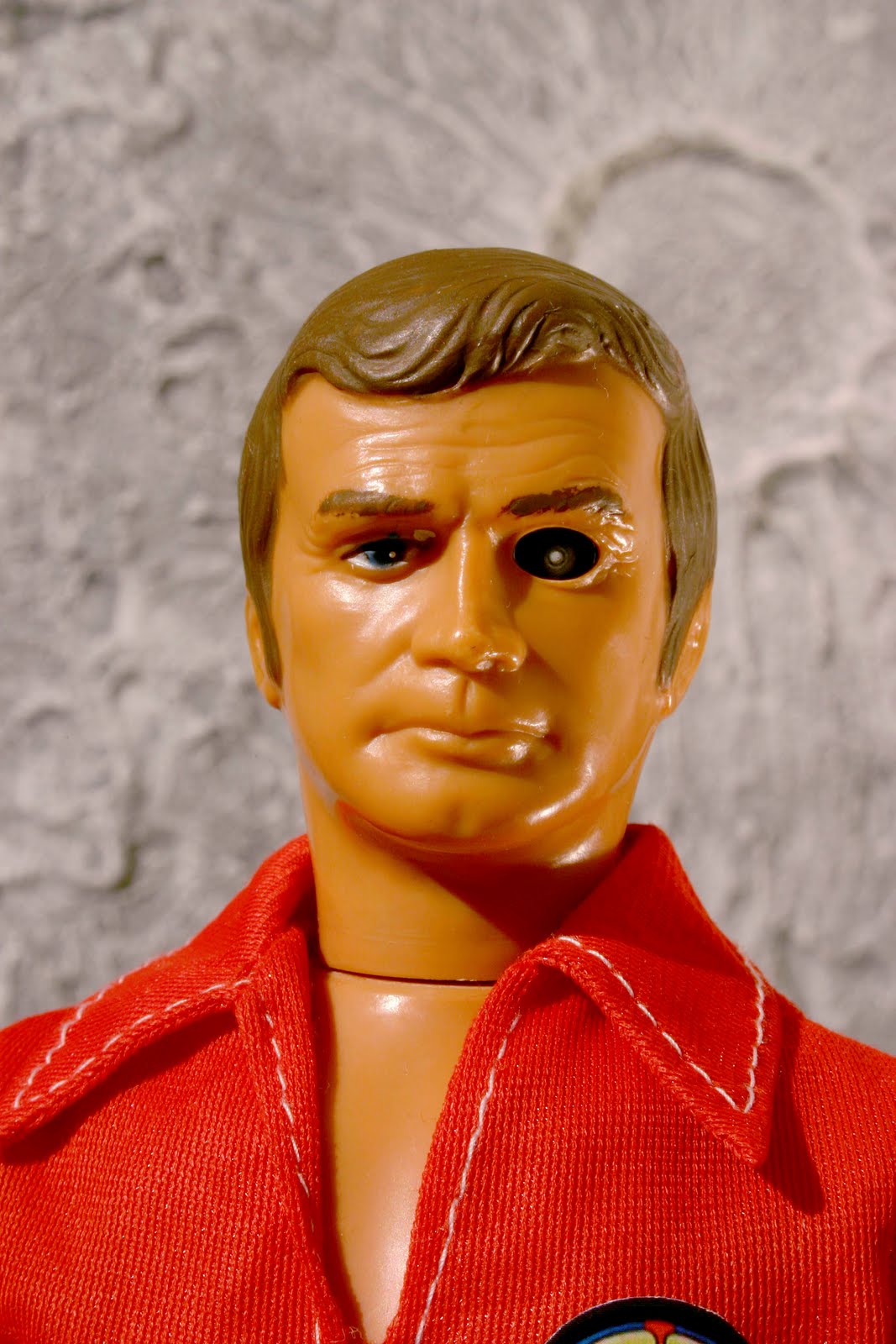 In 74, The Million Man starring Lee Majors premieres on ABC TV.  I had this toy.