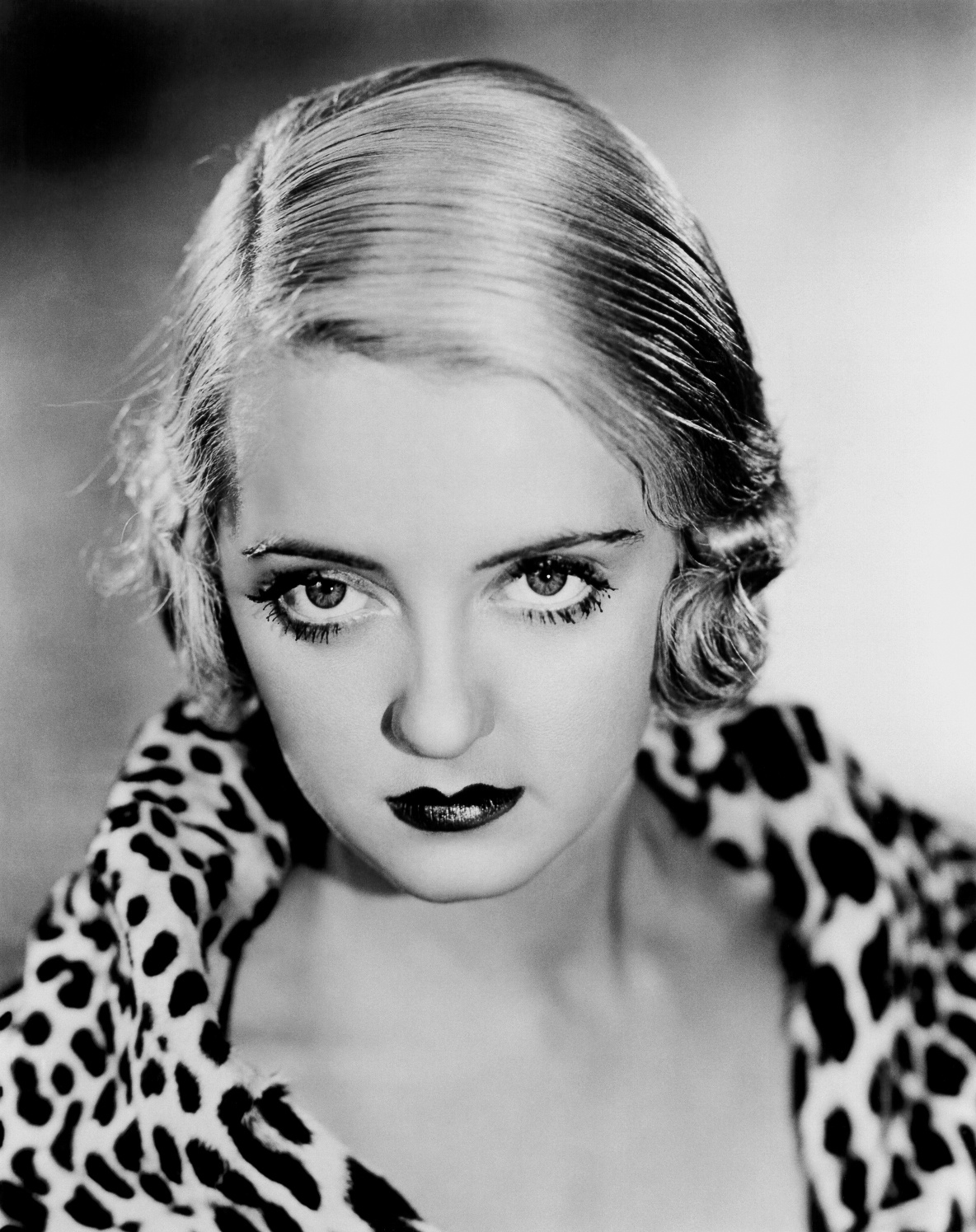 In 77, Bette Davis is 1st woman to receive American Film Institute's Life Achievement Award.