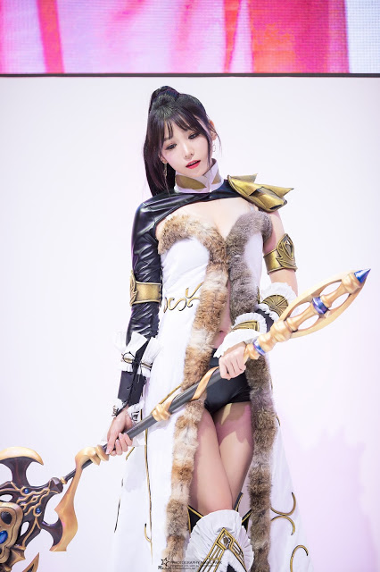 asian woman cosplay