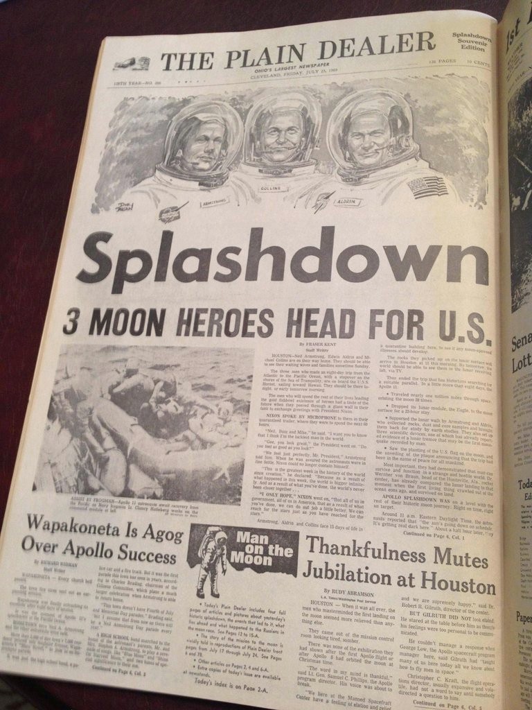 newspaper - Splash Souve Edition 4 The Plain Dealer S Et Newspaper Ono'S L Splashdown 3 Moon Heroes Head For U.S. I Beserket Wir Houstonnad A Ct Sena Lott The trees the P to mate anche tantoterono O , Net t v Thanh Ton Non Storey Corone wedroid They Brody