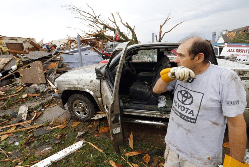 Oklahoma tornado destruction Photos
