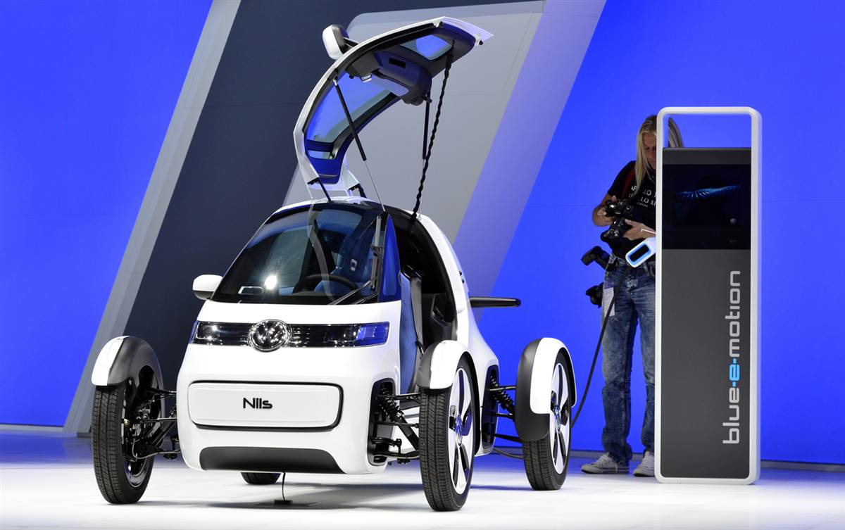 Future autos debut at German show