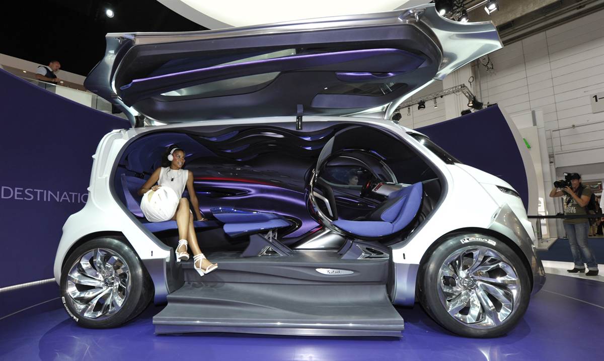 Future autos debut at German show