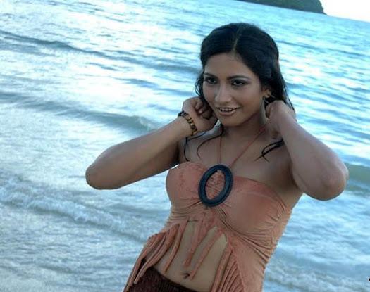 http:www.chicha.in201207hot-beauty-tv-serial-actress-gayathri.htmlHot beauty Tv Serial actress Gayathri Wet Navel in Beach Photo Set