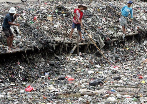 THE DIRTIEST RIVER IN THE WORLD is river CITARUM