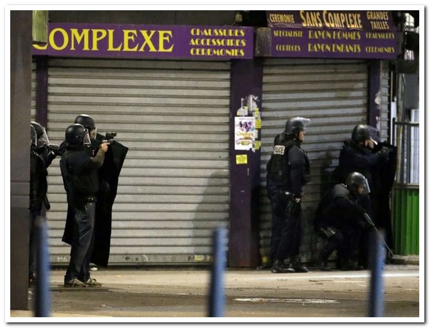 French Police Forces in Saint-Denis,Paris,(Nov 18)