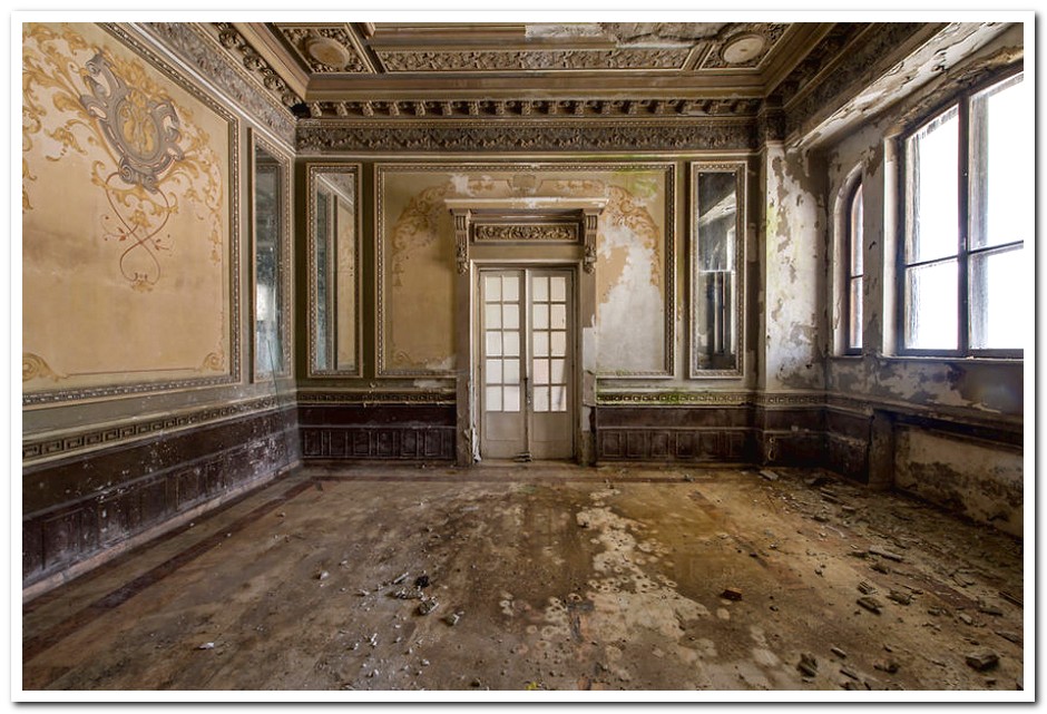 Creepy and Breathtaking Abandoned Buildings