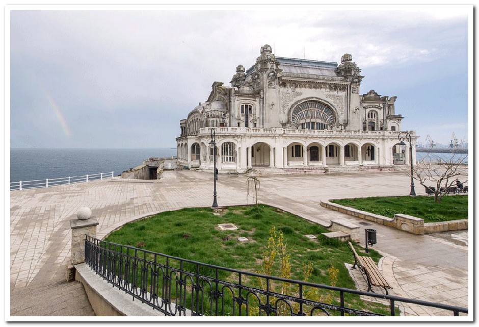 Creepy and Breathtaking Abandoned Buildings