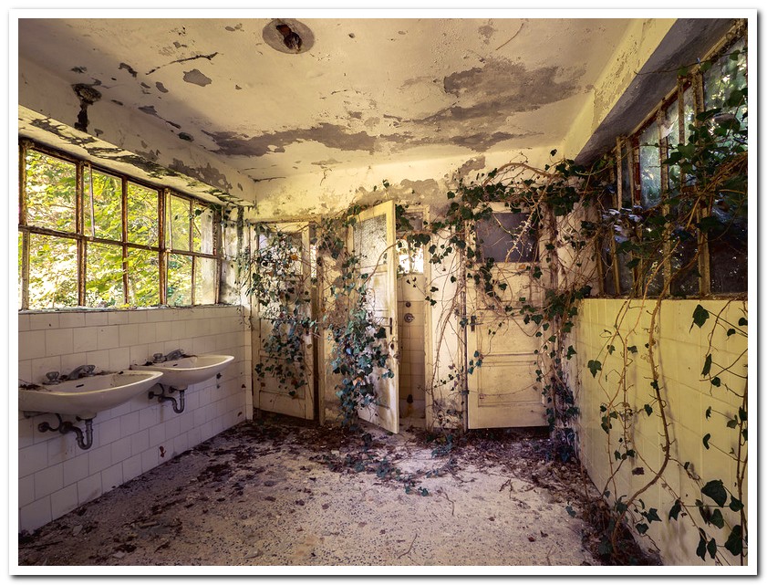 Creepy and Breathtaking Abandoned Buildings