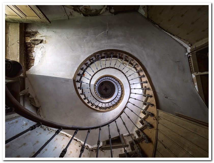 Creepy and Breathtaking Abandoned Buildings