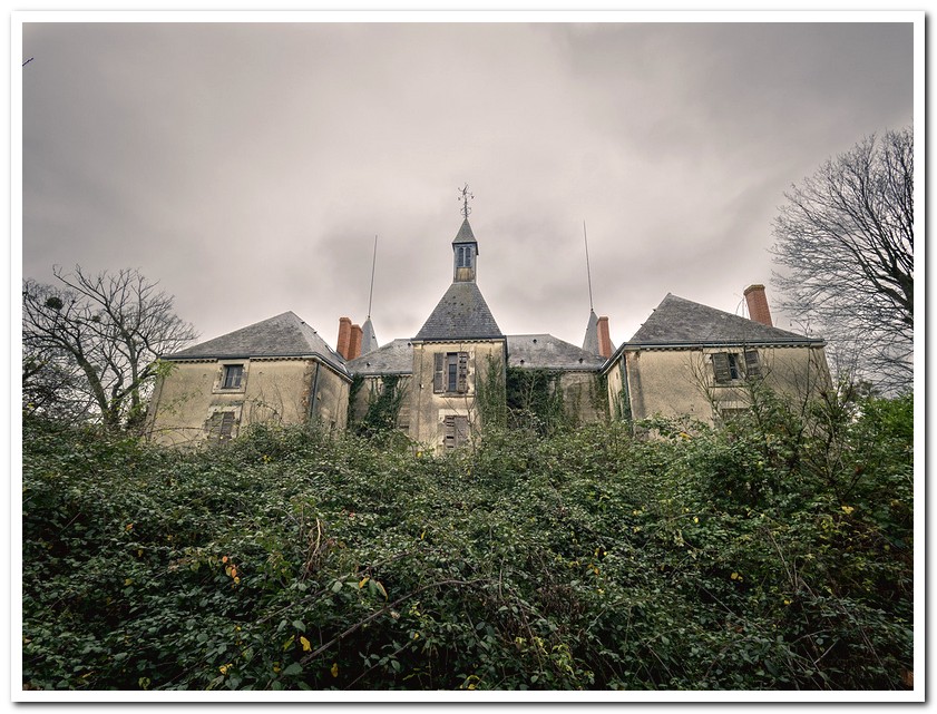 Creepy and Breathtaking Abandoned Buildings