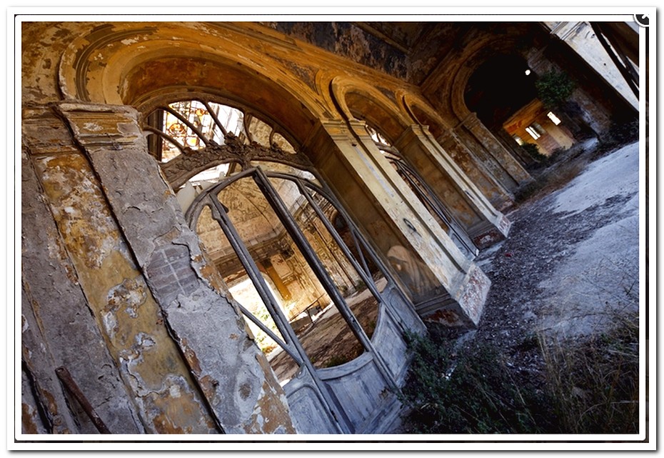 Creepy and Breathtaking Abandoned Buildings