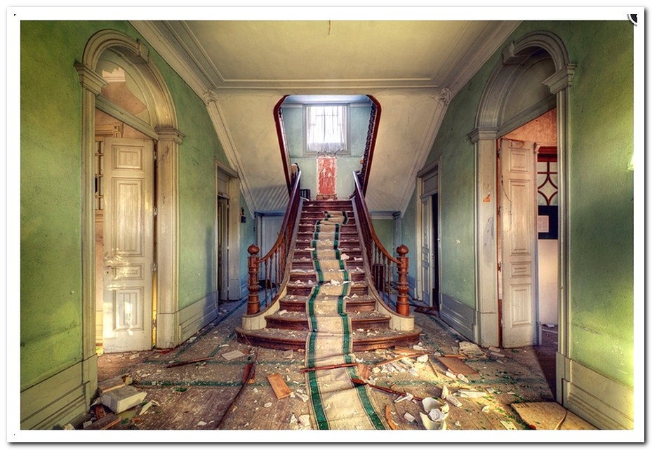 Creepy and Breathtaking Abandoned Buildings