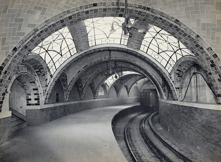 Original City Hall subway station, IRT Lexington Avenue Line, in 1904.