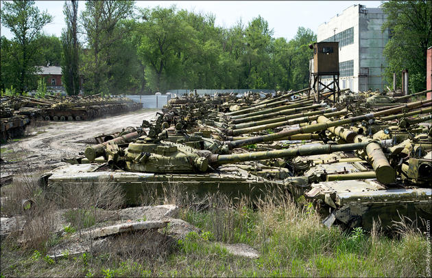 A Massive Tank Overhaul Depot in Ukraine