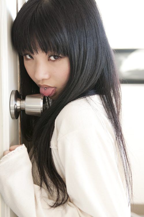 Licking doorknobs - a Japanese trend that turned into a fetish