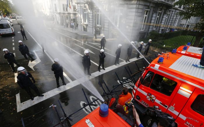 Belgian Firefighters vs Riot Police