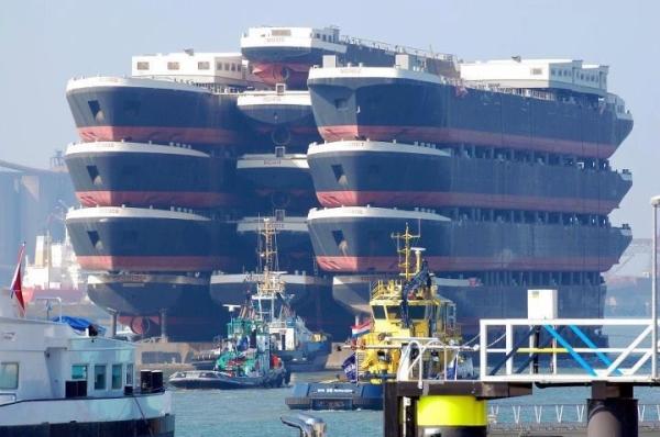 Here is ships being shipped by a .. ship