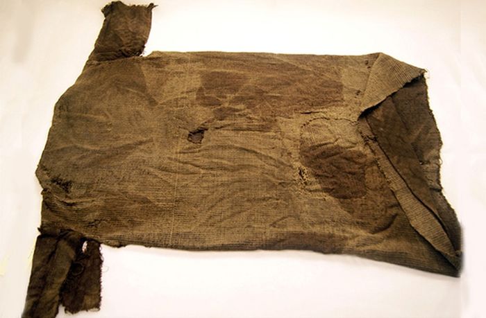 1,700-year-old sweater preserved in a Norwegian glacier