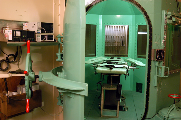 18 Eerie Pictures From San Quentin's Death Row