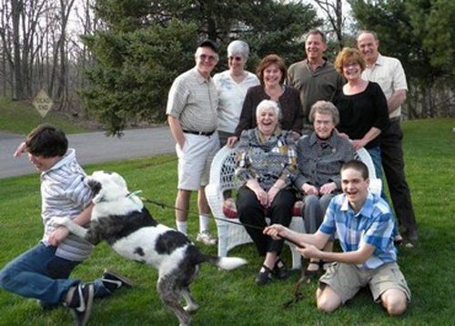 16 Family Photos Gone Wrong ... Very Wrong