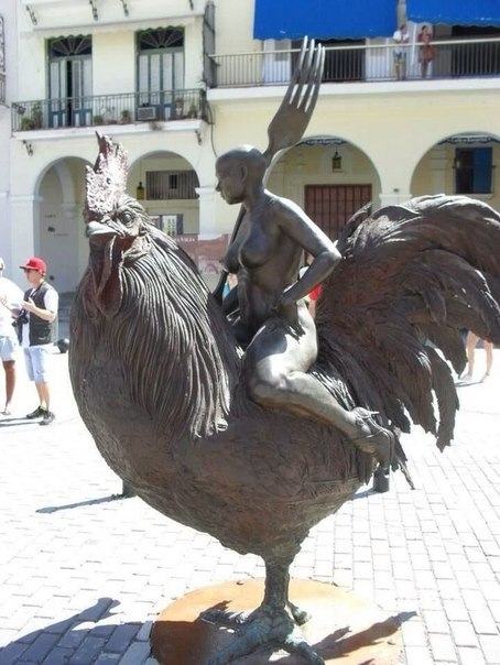 22 Weird Statues That Actually Exist