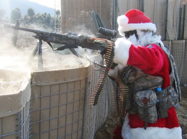Machine gun Santa