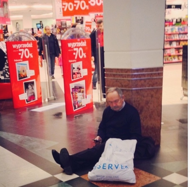 24 Miserable Men Who Absolutely Did Not Want To Go To The Mall