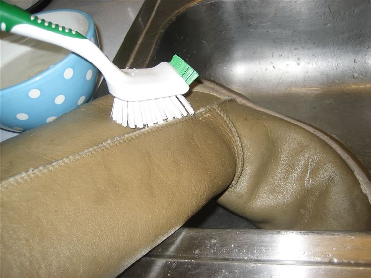 Clean off your UGG boots with water and vinegar