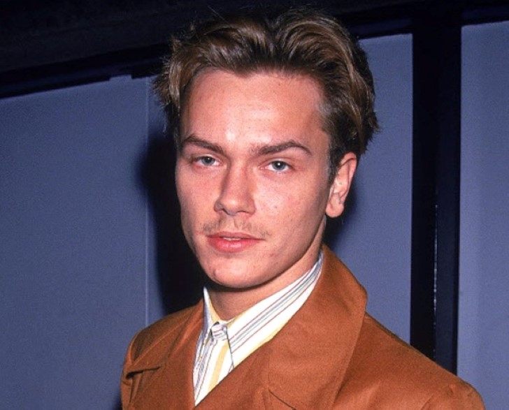 River Phoenix (August 23, 1970 – October 31, 1993) – River Phoenix collapsed in front of The Viper Room, a club that was at the time owned by Johnny Depp. After collapsing, his sister Rain, gave him mouth to mouth. Once paramedics arrived, they were unable to revive him. His autopsy concluded that he passed away from a cocaine and morphine overdose.