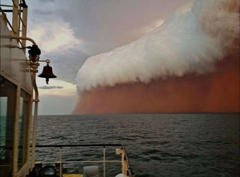 A huge dust storm just before it hit Australia in 2013.