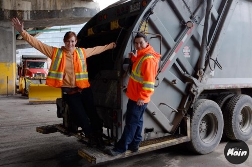 Only 1% of garbage collectors are women.
There are about 116,000 garbage collectors in the U.S., therefore there are still 1000 female collectors as well! I must admit, I don't see it regularly.