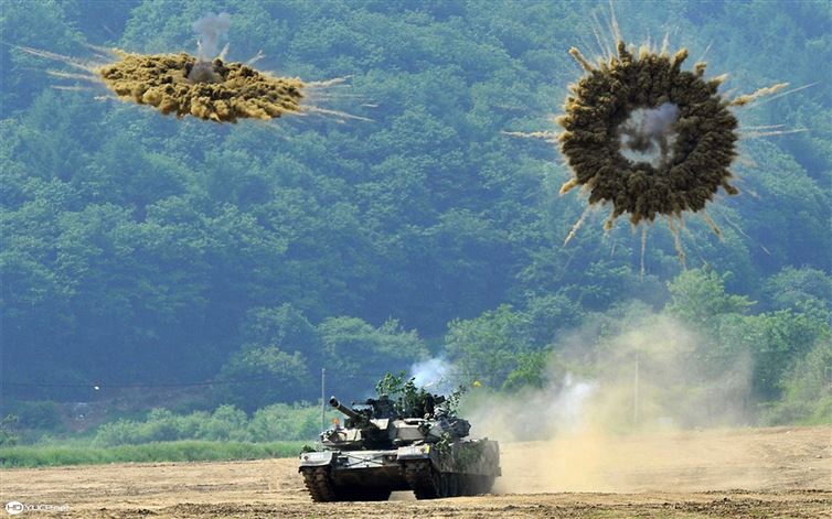 Military Action Photos Taken At The Perfect Time