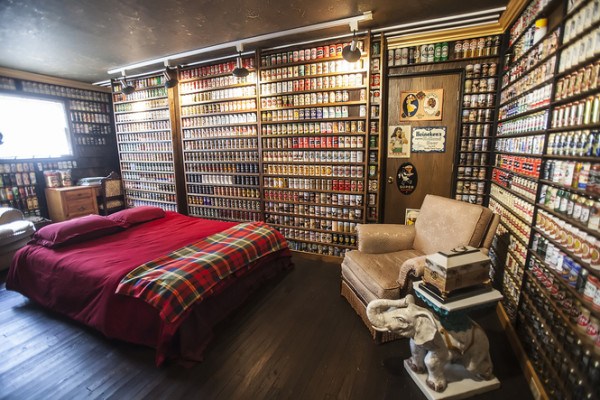 There’s a hotel made out of 83,000 beer cans.
Brewhouse Mountain Eco-Inn in York Haven, Pennsylvania, can be rented out, straight through Airbnb.
