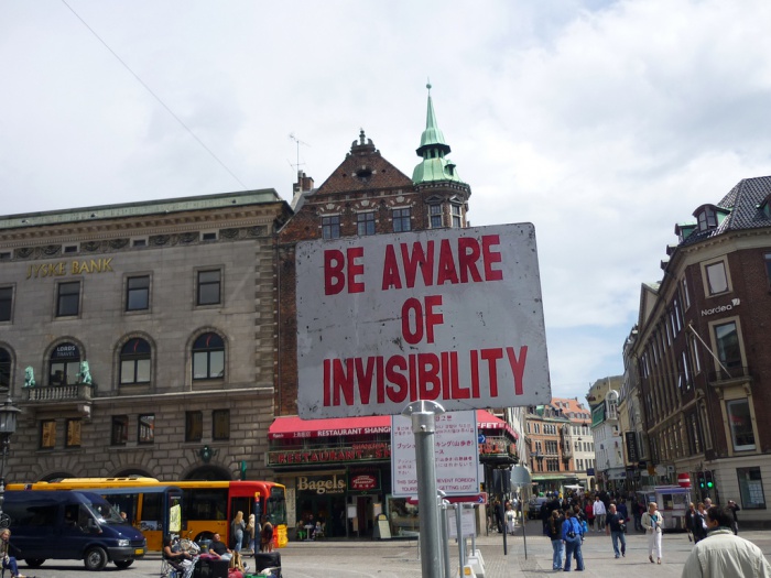 Humour - Jyske Bank Nordeo Be Aware Of Invisibility. Ne The Restaurant Shuang Unt Sange Aliente Bagels 2