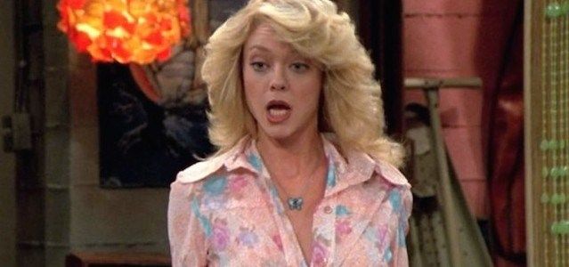 Lisa Robin Kelly: Lisa was famous for her role as Laurie Forman on "That '70s Show." During her career of 20 years, Lisa worked in many short films and serials. She died due to drug overdose in 2013 at the age of 43.