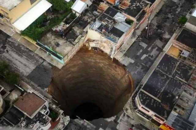 Sinkhole in a Guatemalan street which collapsed in 2010.