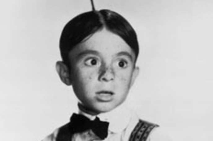 Carl Switzer – Best Known For:  Roll as ‘Alfalfa’ in Our Gang – Died in 1959 at the age of 31 when he was shot in the groin. He was shot while assaulting a man and demanding the man return the reward money Switzer gave him for returning Switzer’s dog.