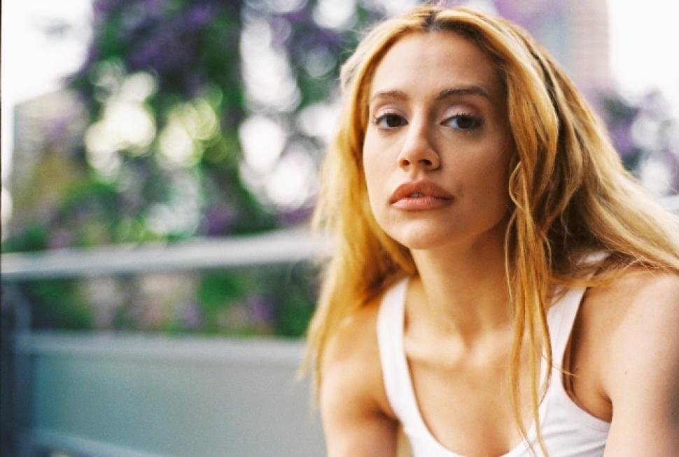 Brittany Murphy – Best Known For: Role as ‘Tai Frasier’ in Clueless and ‘Sara’ in Just Married – She died in 2009 at the age of 32 due to cardiac arrest. Her husband died of the same cause 5 months later leading them to suspect foul play may have caused their deaths.