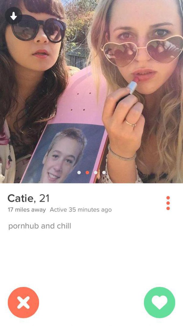 tinder - glasses - Catie, 21 17 miles away Active 35 minutes ago pornhub and chill