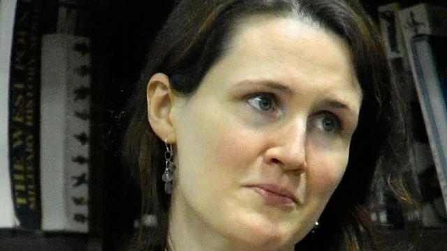 Liz Murray Was A Straight-A Student Despite Being Homeless.
Motivational speaker and Harvard grad Liz Murray is a truly inspirational figure. The product of drug addict parents who later contracted HIV and died of full blown AIDS, Murray managed to put herself through high school and maintain her studies despite being homeless. This led to a scholarship offer from Harvard courtesy of The New York Times.