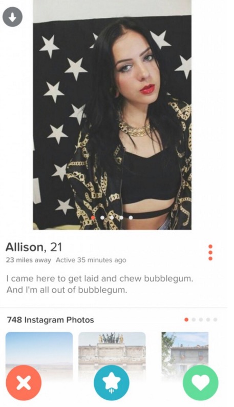10 Girls on Tinder That Get Straight To The Point
