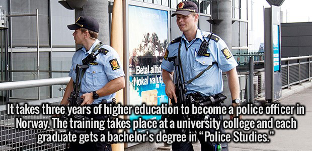 norway police - . Betal alltid Alokal valut It takes three years of higher education to become a police officer in Her Norway.The training takes place at a university college and each Effere E graduate gets a bachelor's degree in "Police Studies." Eeeeeee