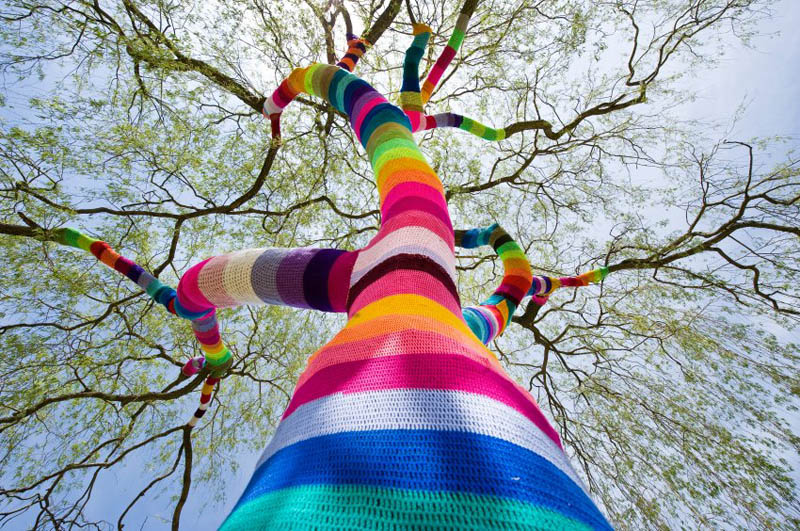 KNITTED TREE COVERING