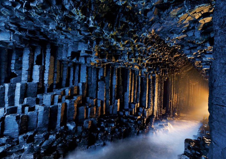 Fingals_Cave_Staffa_Scotland_
