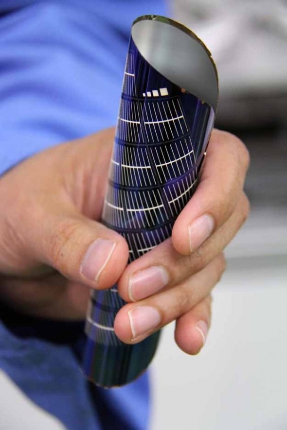 Flexible, Inexpensive Solar Panels Challenge Fossil Fuel